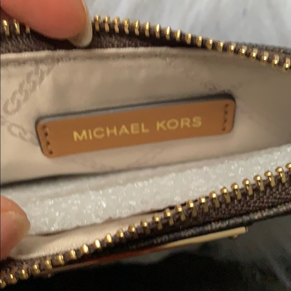 🤎 MICHAEL KORS Jet Set Wristlet - Picture 6 of 7